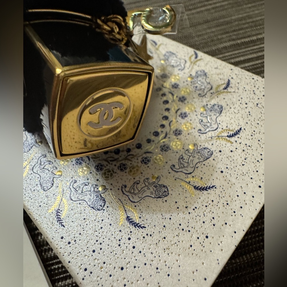 CHANEL Eau de Parfum Purse Spray - Picture 10 of 10
